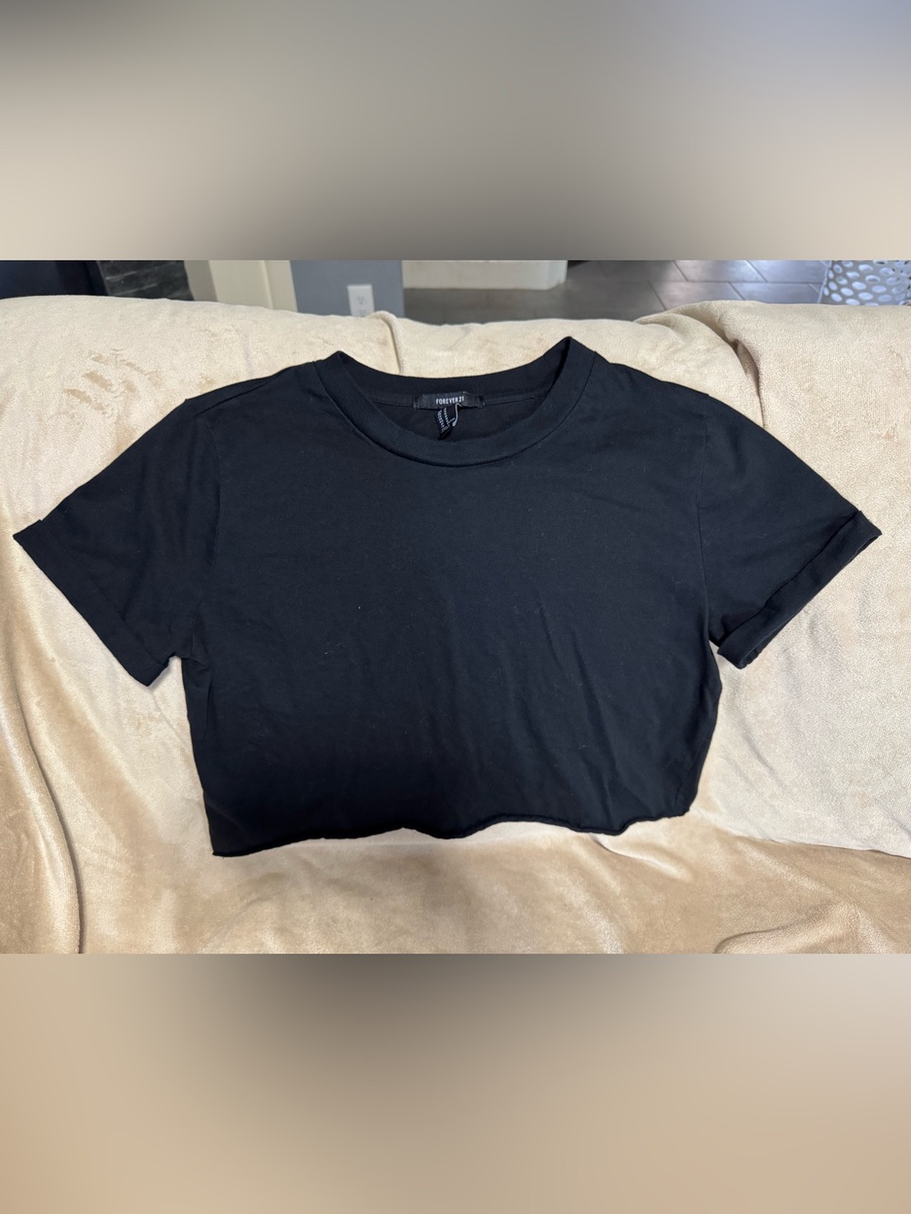 Forever 21 Black Cropped Crewneck Tee